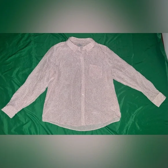 Rails Kate 100% Silk Animal Print Patterned Button-Down Shirt size Large- Flaw - Picture 1 of 12